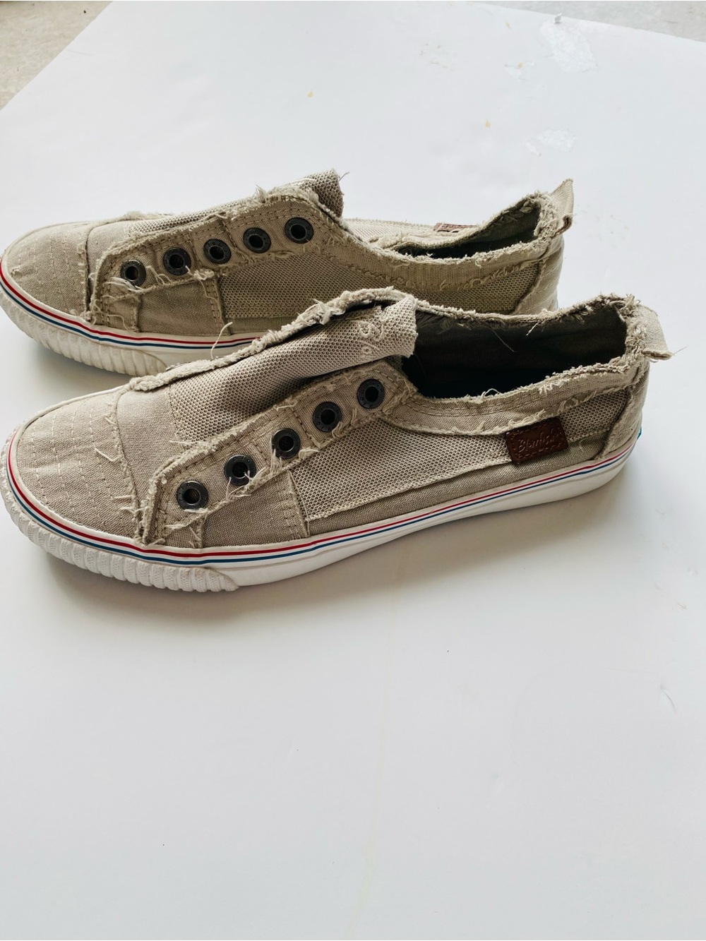 BLOWFISH MALIBU SLIP-ON SNEAKERS Distressed Canvas Beige Frayed Edges Casual 8 - Picture 5 of 12